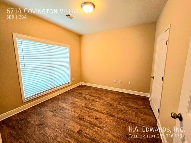 Foto del edificio - 6714 Covington Villas Ln