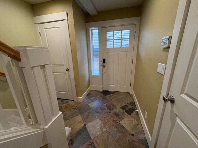 Foto del edificio - Queen Anne Townhome