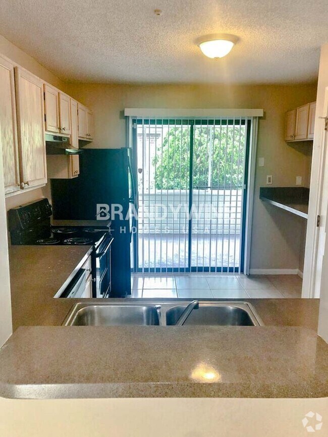 Villages of Summer Lakes Apartments for Rent with a Garage