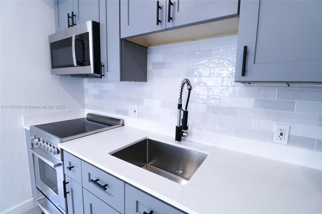Foto del edificio - 221 SW 11th Ave