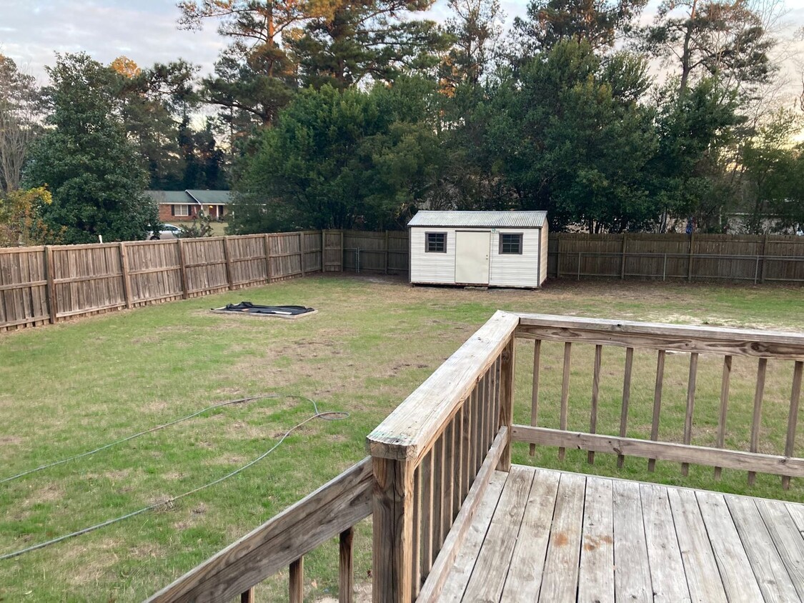 Building Photo - 3 bdrm/2 bth for Rent