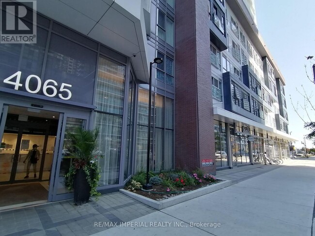 Photo du bâtiment - 4065-4065 Confederation Pkwy