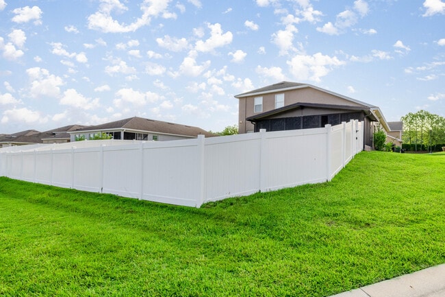 Building Photo - 5438 SW 49th Ave