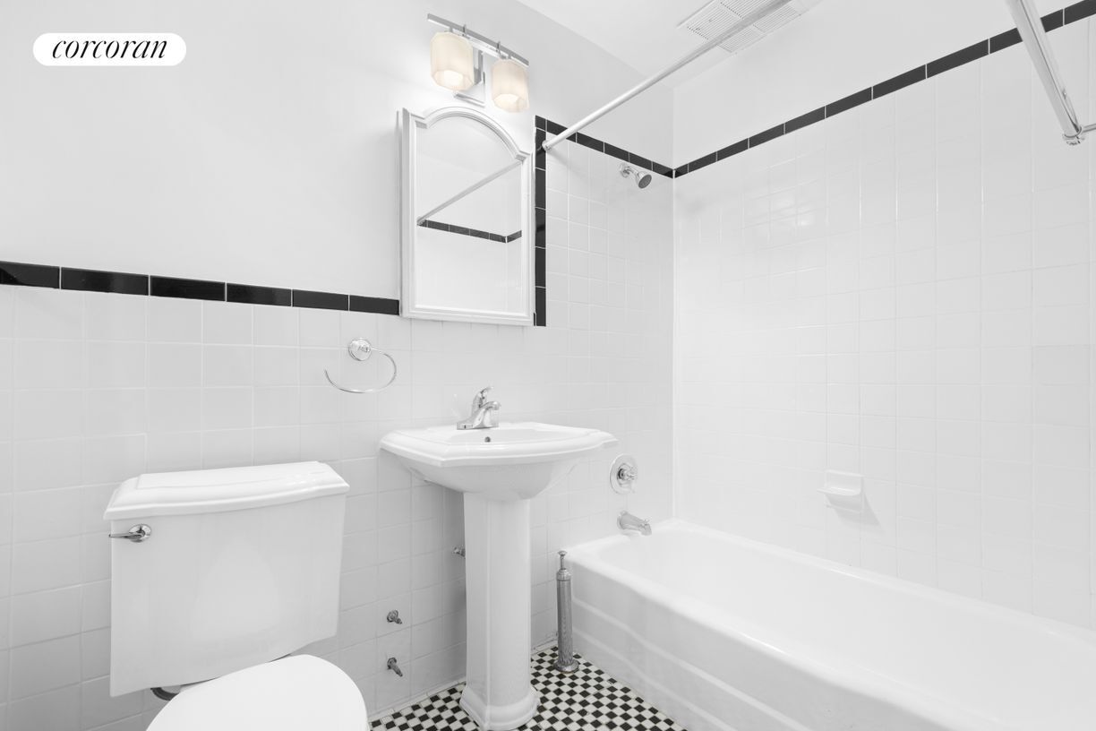 Building Photo - 414 E 88th St