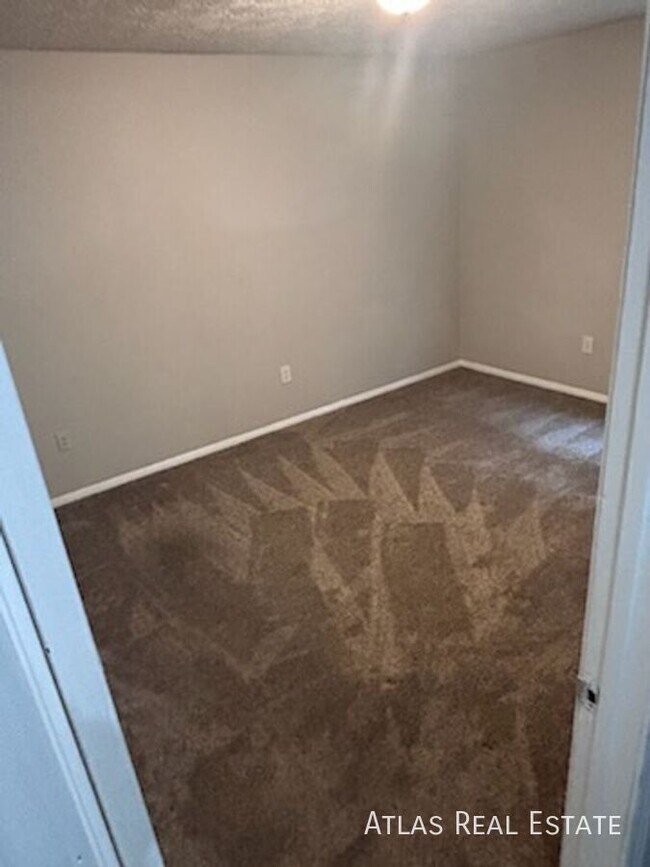 Photo - 129 Sir Scott Rd Apartment