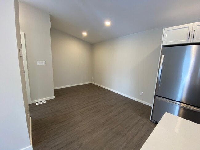 Building Photo - 12 Crystal Ave