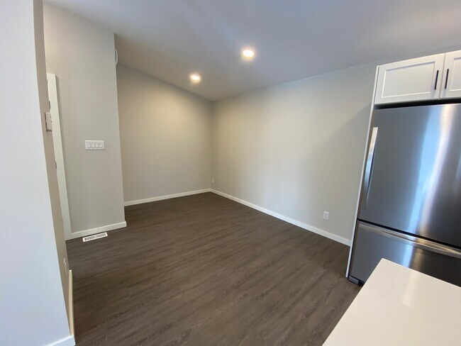 Photo du bâtiment - 12 Crystal Ave