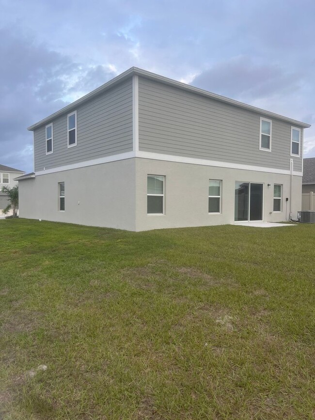 Foto del edificio - Spacious 5BR House in Winter Haven