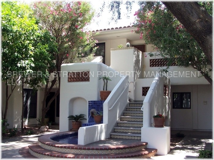 Primary Photo - 5200 S Lakeshore Dr