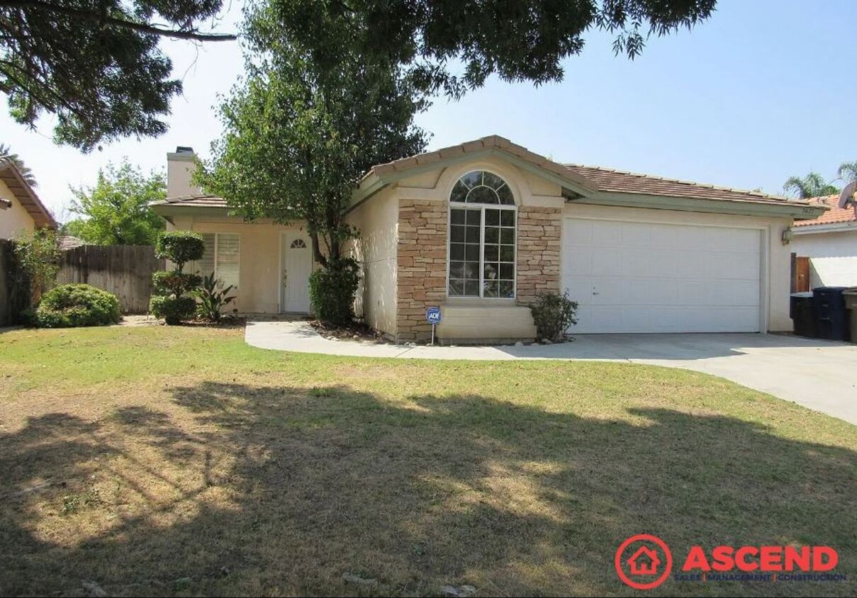 Primary Photo - Lovely Home in Silver Creek!