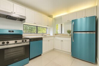 Building Photo - 17021 N Bay Rd