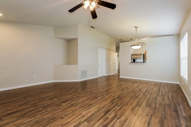 Foto del edificio - 1036 Lake Shore Ranch Dr