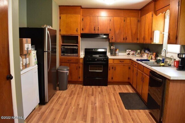 Foto del edificio - 405 W 16th St