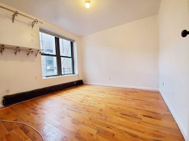 Building Photo - 505 Lafayette Ave