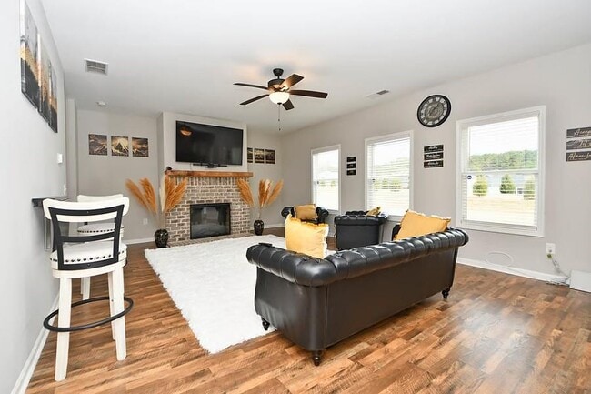 Foto del edificio - 208 Arrowwood Dr