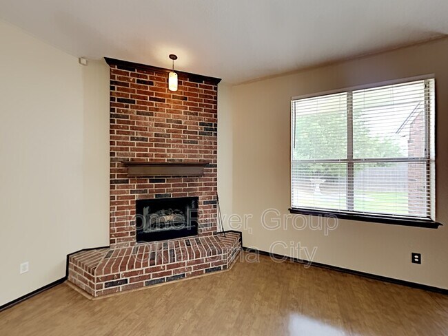 Foto del edificio - 16237 Everglade Ln