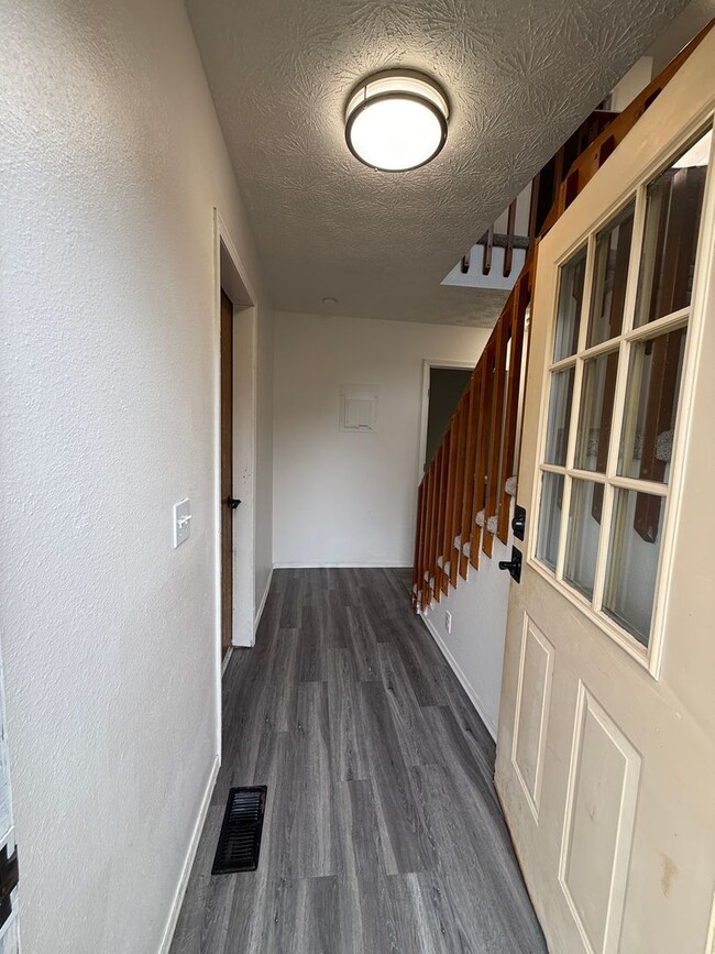 Building Photo - Pet-Friendly, Available Now!