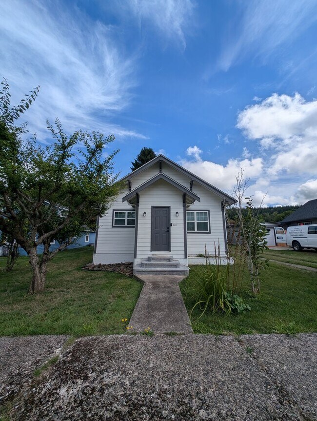 Foto del edificio - Adorable Four Bedroom w/ Fenced Yard Avail...
