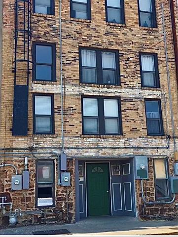Foto principal - 117 W Pecan St