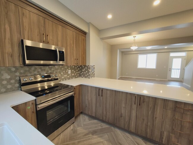 Building Photo - 2072 Wonnacott Way SW