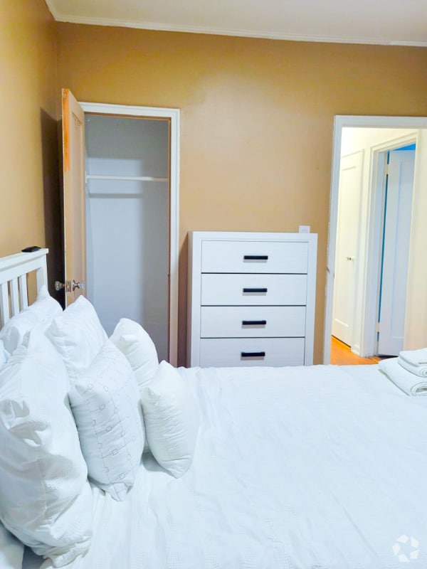 Canarsie Apartments under 2,100 Brooklyn, NY 4 Rentals