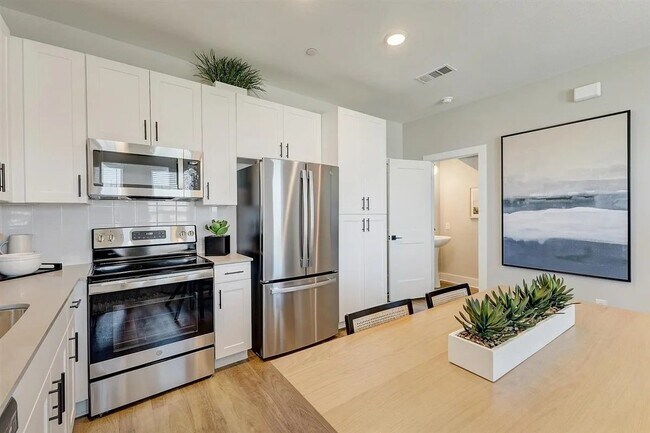 Foto del edificio - 4517 Pantheon Way, Denton, TX 76208 - 3 BR...