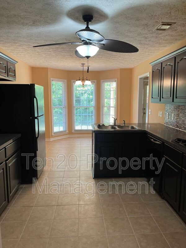 Building Photo - 817 Baycreek Ct