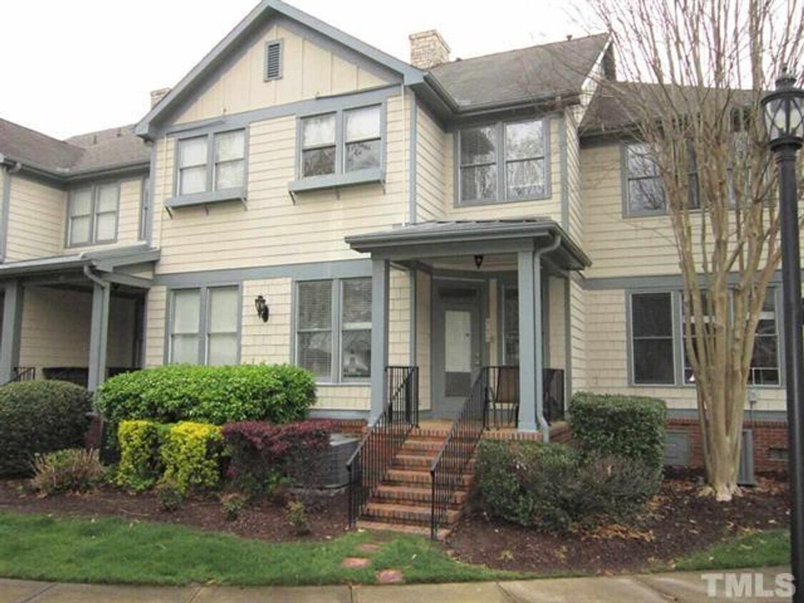 Primary Photo - 506 Presque Isle Ln