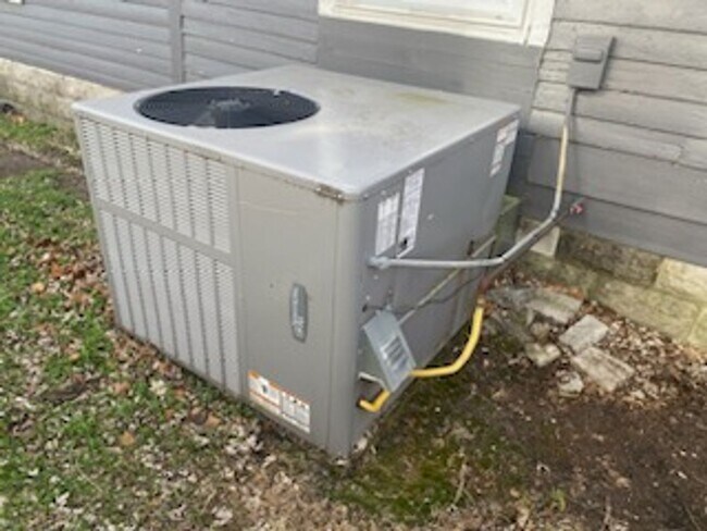 Foto del edificio - COMING SOON: CUTE 2 BEDROOM / 1 BATHROOM HOUSE IN WEBB CITY MO!!!