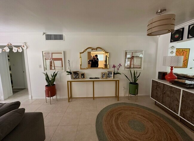 Foto del edificio - 1147 Milano Dr