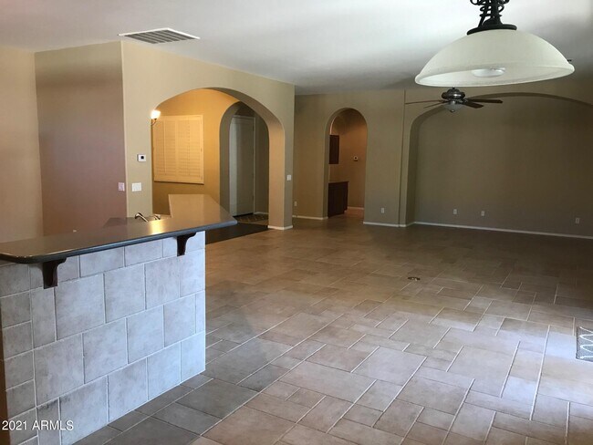 Foto del edificio - 2720 E Hazeltine Way