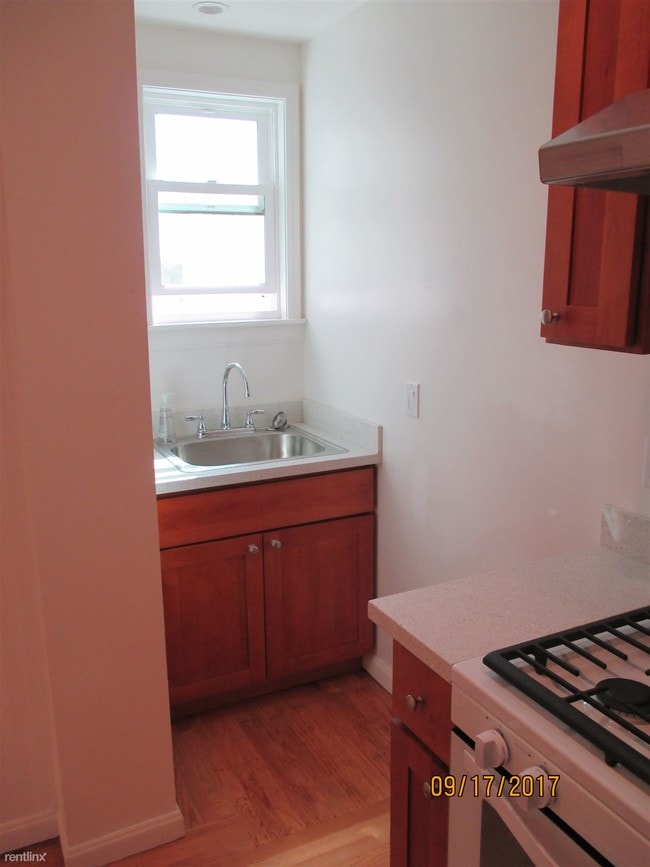 Building Photo - 2238 Vicente St