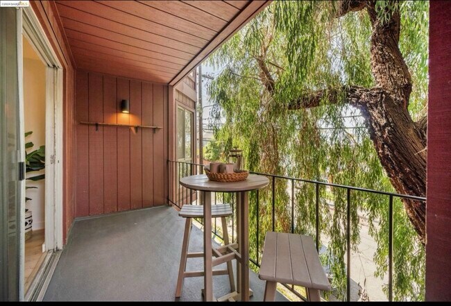 Foto del edificio - 3751 Harrison St