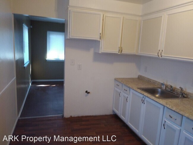 Foto del edificio - 18025 Greenfield Rd