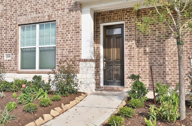 Building Photo - 2206 Bridgeport Path Dr