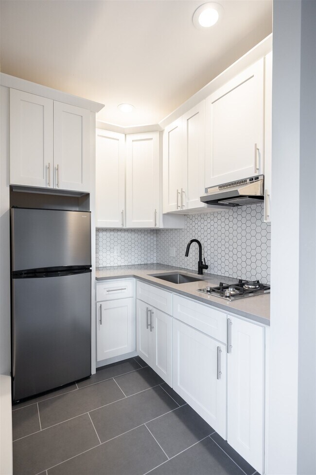 Building Photo - 158-161 Saint Botolph Unit 8