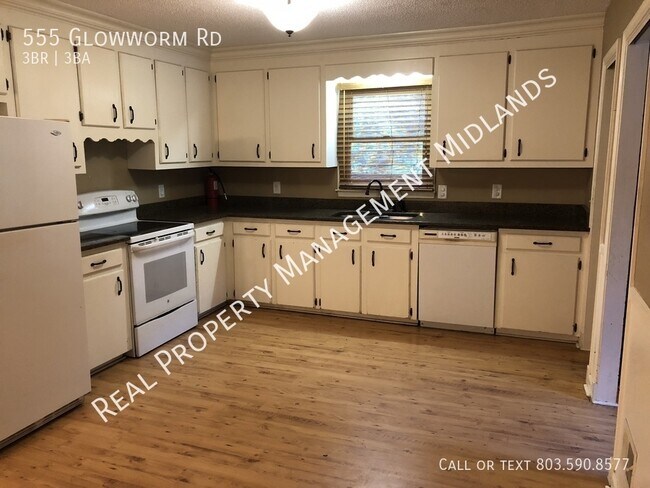 Building Photo - Charming Ranch-style Home in Swansea! Appl...