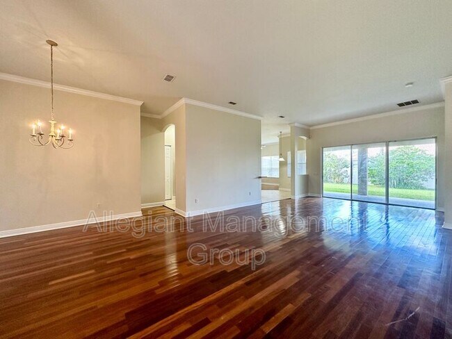 Building Photo - 3544 Somerset Cir