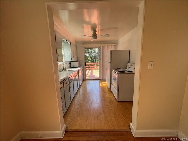 Building Photo - 42 Byram Terrace Dr