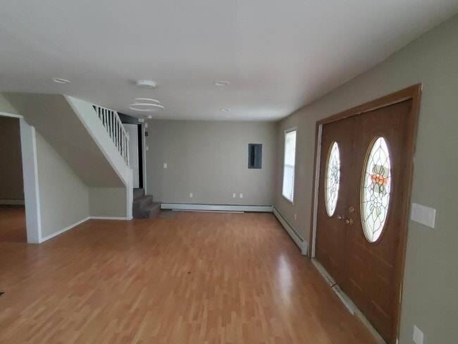 Building Photo - 173 Forest Ave