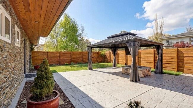 Photo - Wasatch Blvd Gem!! Hot Tub, Sauna, & Trails in Top SLC Location House