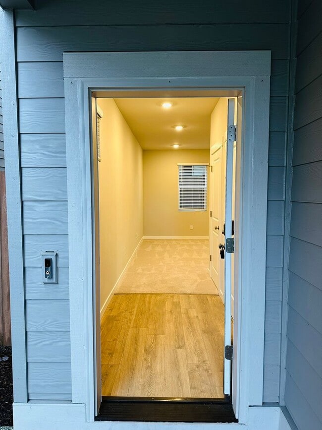 Photo - Newer 3-Story 3 Bedroom DR Horton Home in Lake Stickney/Everett - SHORT TERM LEASE OFFER