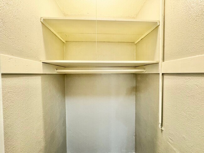 Building Photo - 323 Hermosa Ave