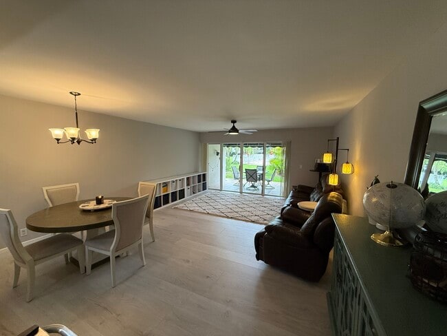 Dining & Living Room - 386 Golfview Rd