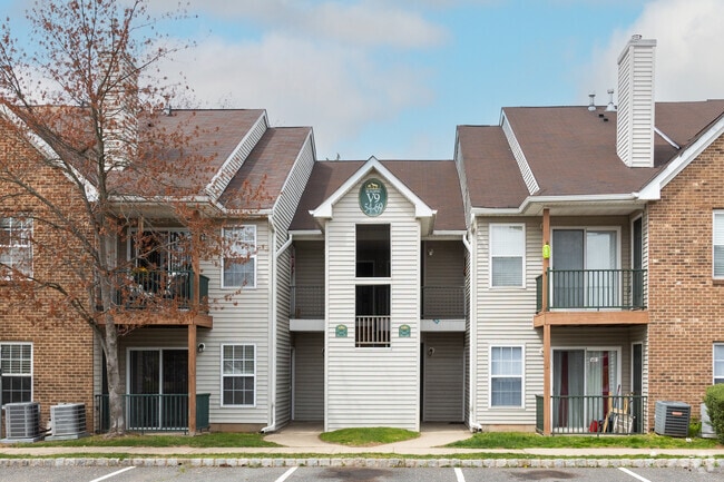 Countryside at Franklin Condominiums Apartments for Rent with Hardwood ...