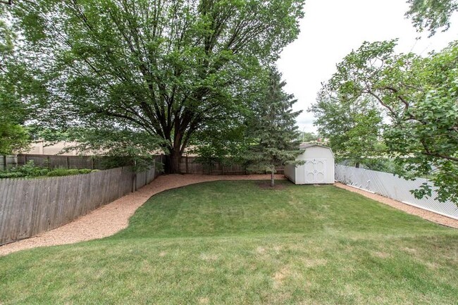 Building Photo - 317 16th Ave SW