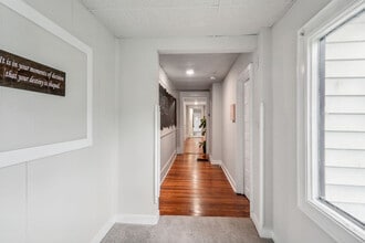 Building Photo - 606 Moreland Ave SE