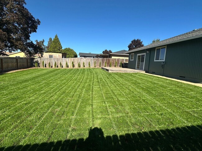 Foto del edificio - Beautiful & Spacious Home for Rent