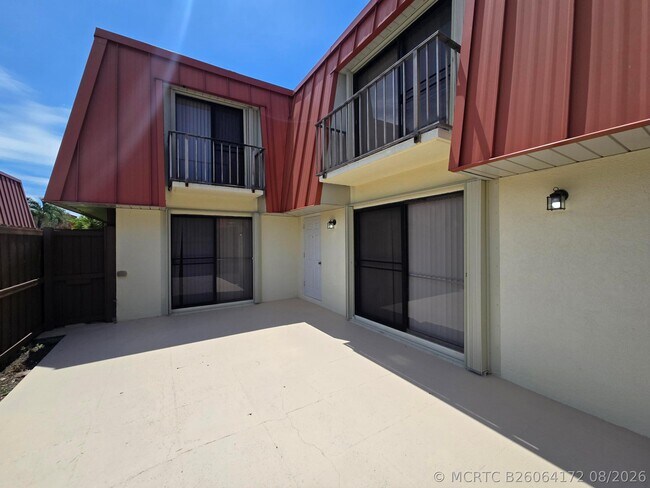 Foto del edificio - 3232 Meridian Way N