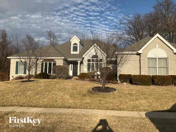 Building Photo - 700 Meadow Cliff Dr